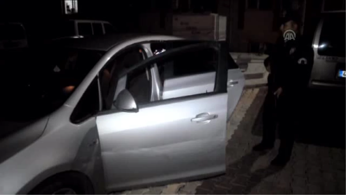 Turgutlu\'da Polisten Kaçan Otomobilden Silah ve Uyuşturucu Çıktı