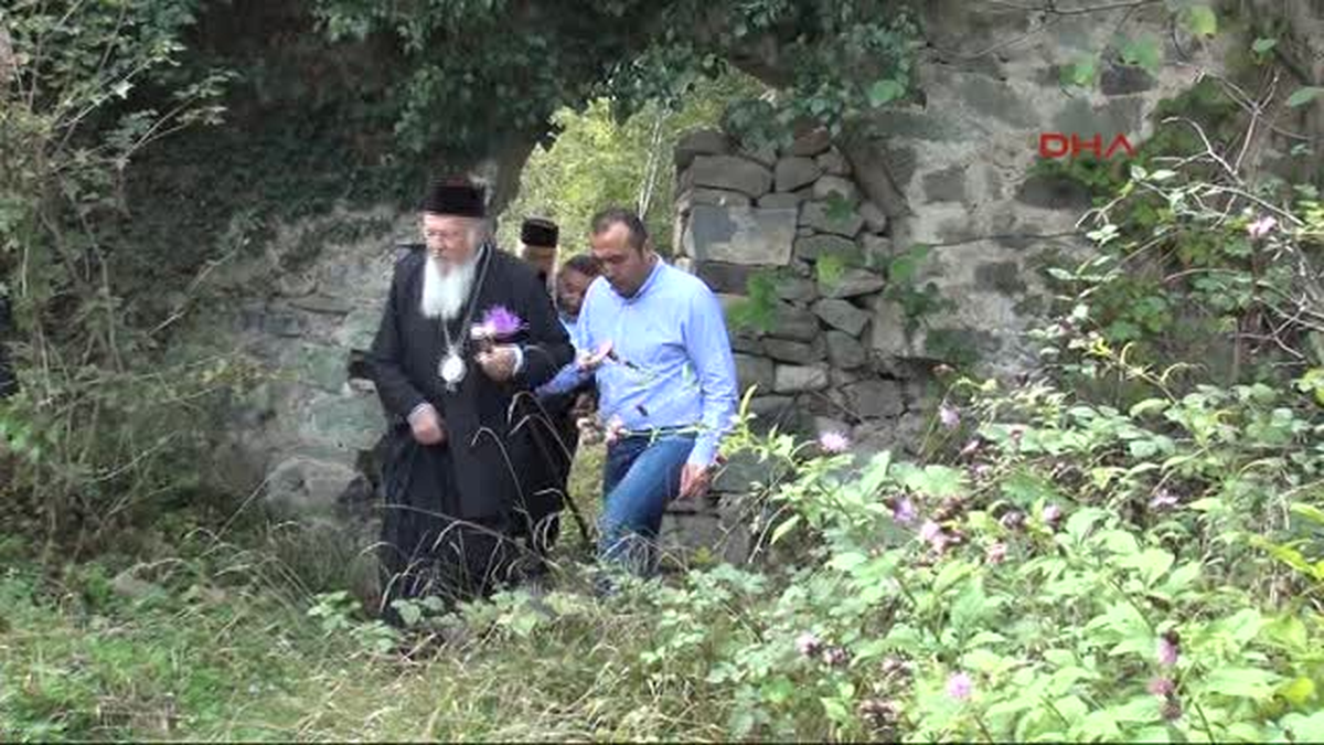 Trabzon Patrik Bartholomeos Maçka? da Kızlar Manastırını Ziyaret Etti