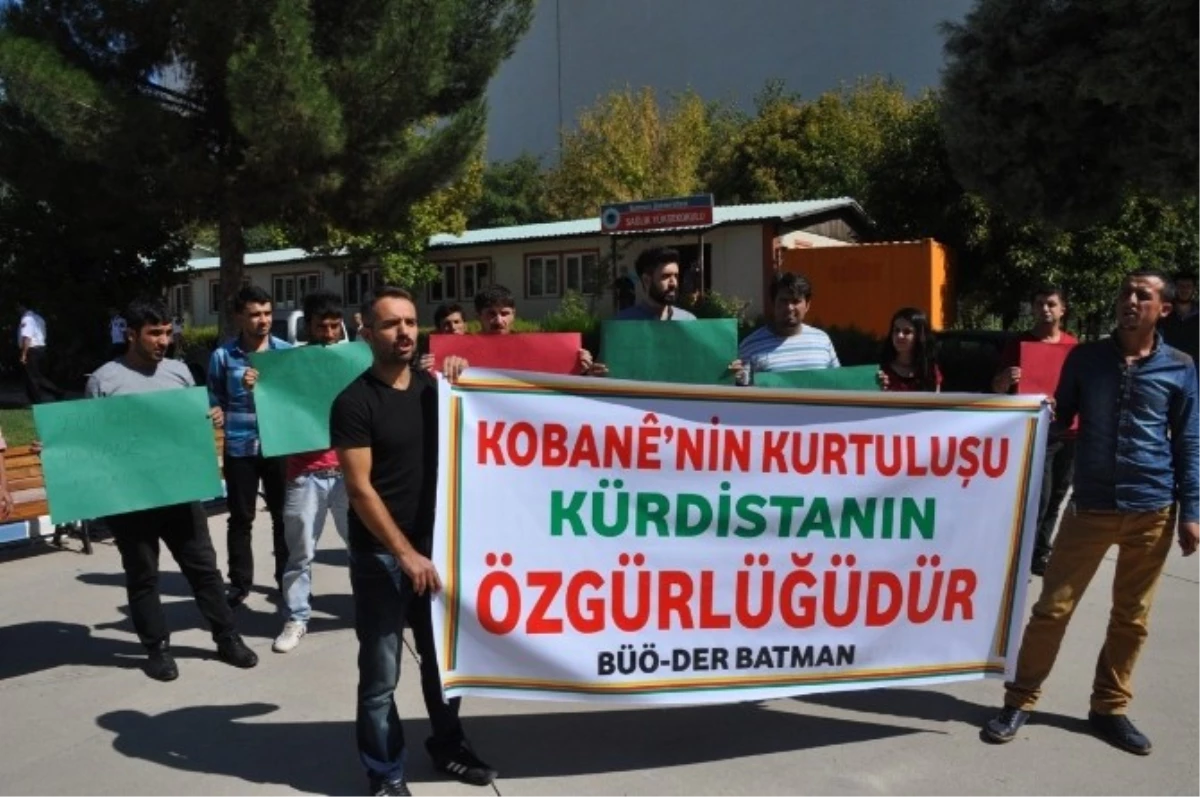 Üniversite Öğrencileri Işid\'in Kobane Saldırılarını Protesto Etti