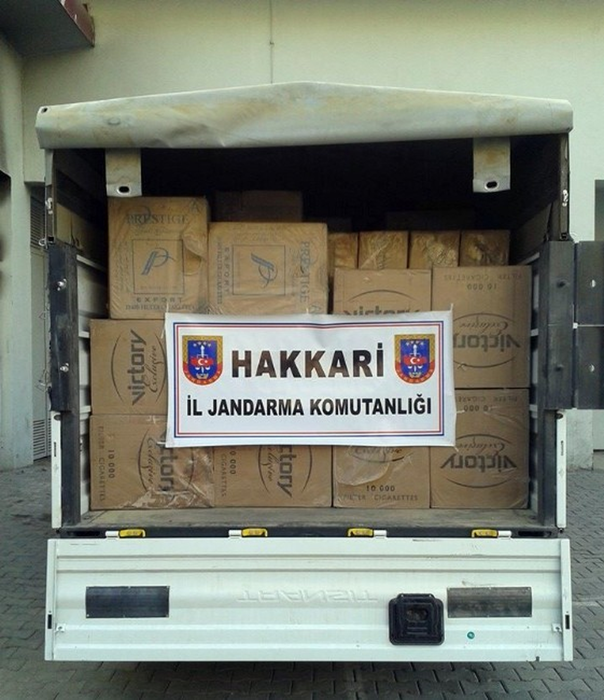 Yüksekova\'da 70 Bin Paket Kaçak Sigara Ele Geçirildi