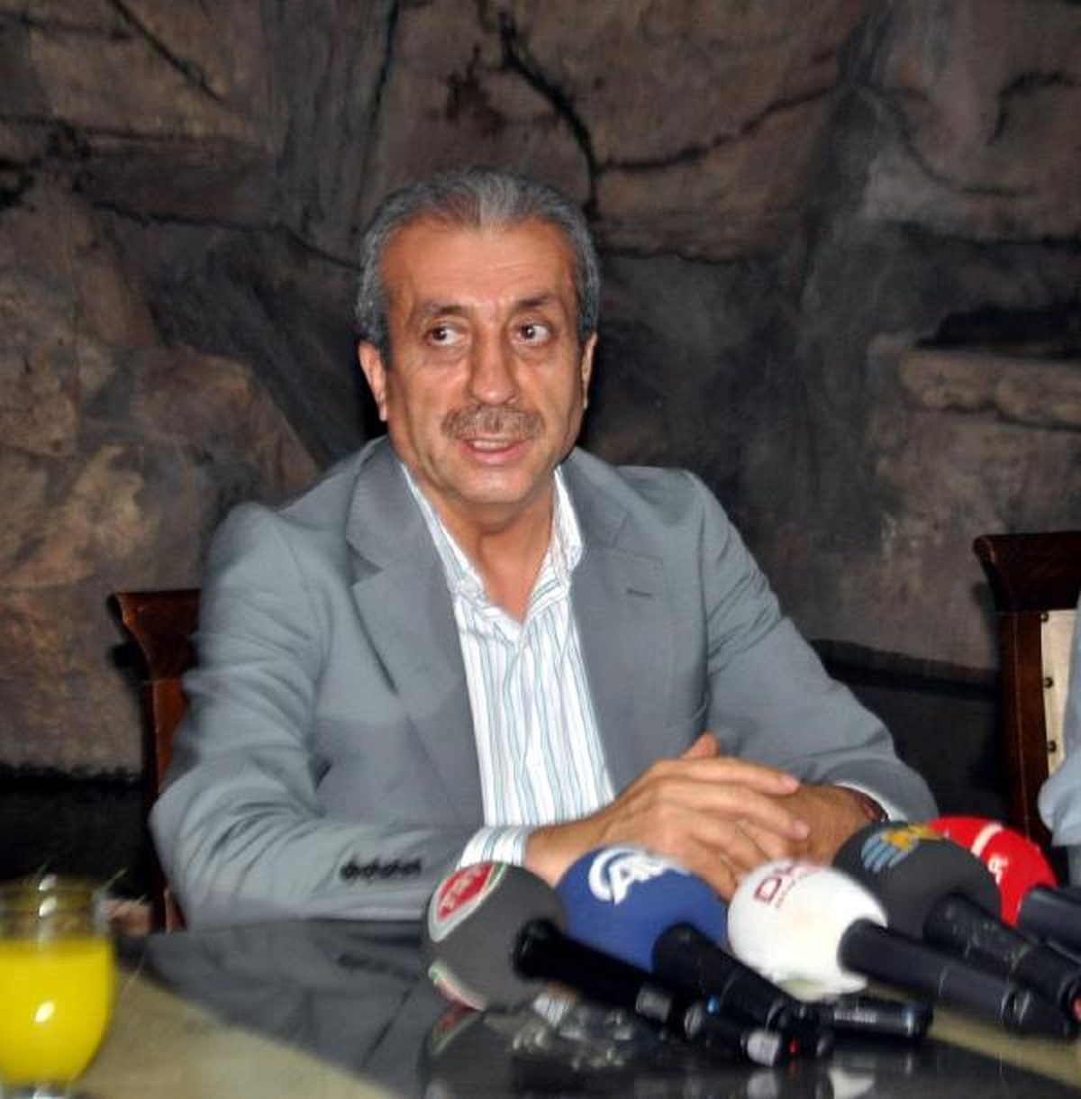 AK Parti\'deki Bölgesel İstişare Toplantısı