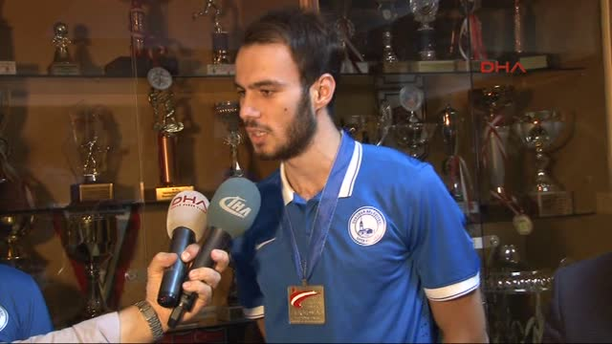 Başarılı Sporcuya Bir Kese Altın