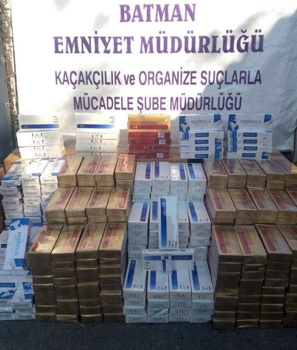 Batman\'da 4 Bin Paket Kaçak Sigara Ele Geçirildi