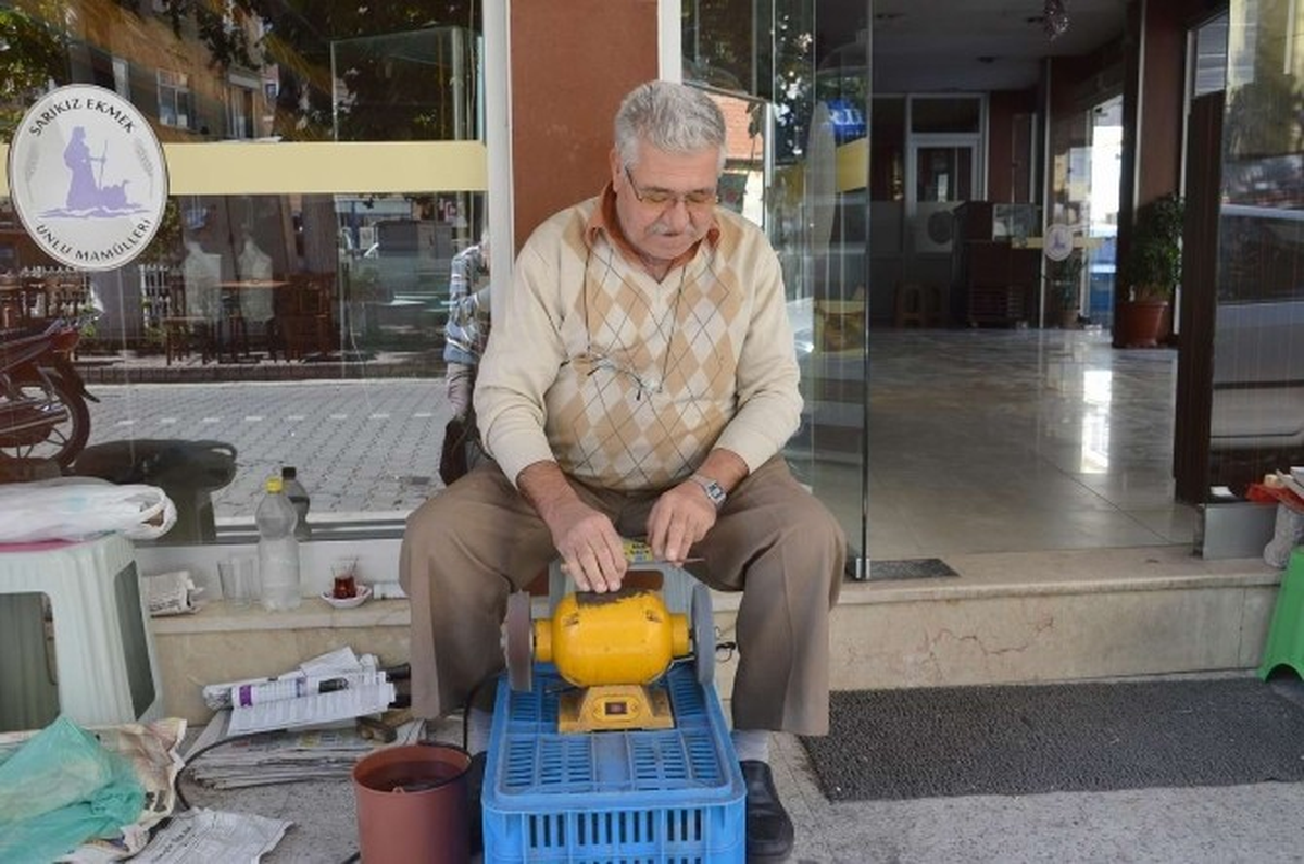 Bıçak Bileyicileri Dertli