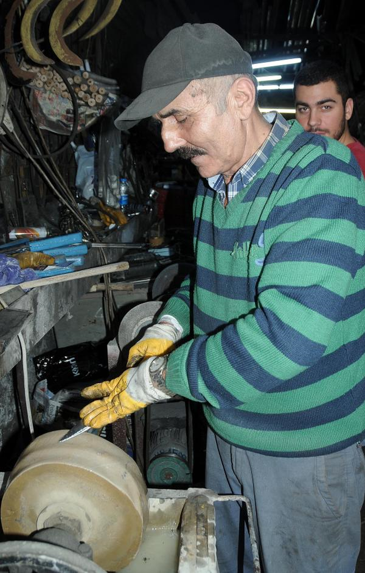 Bıçaklar Kurbana Hazırlanıyor