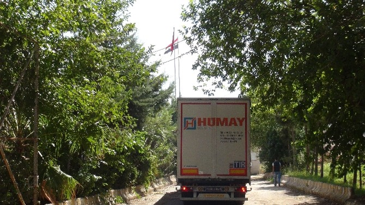 BM\'nin Yardım Konvoyu Nusaybin\'den Kamışlı\'ya Gönderildi