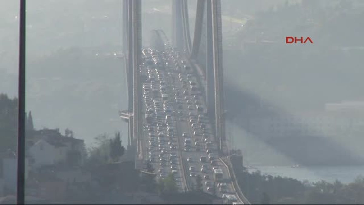 Boğaziçi Köprüsü\'nde "Metrobüs" Trafiği