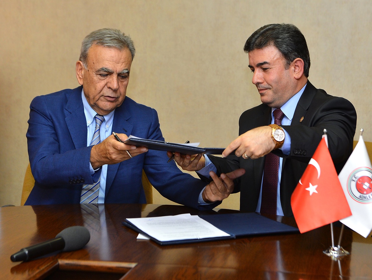 İzmir\'de Cezaevine Girmek Yerine Parklarda Çalışacaklar