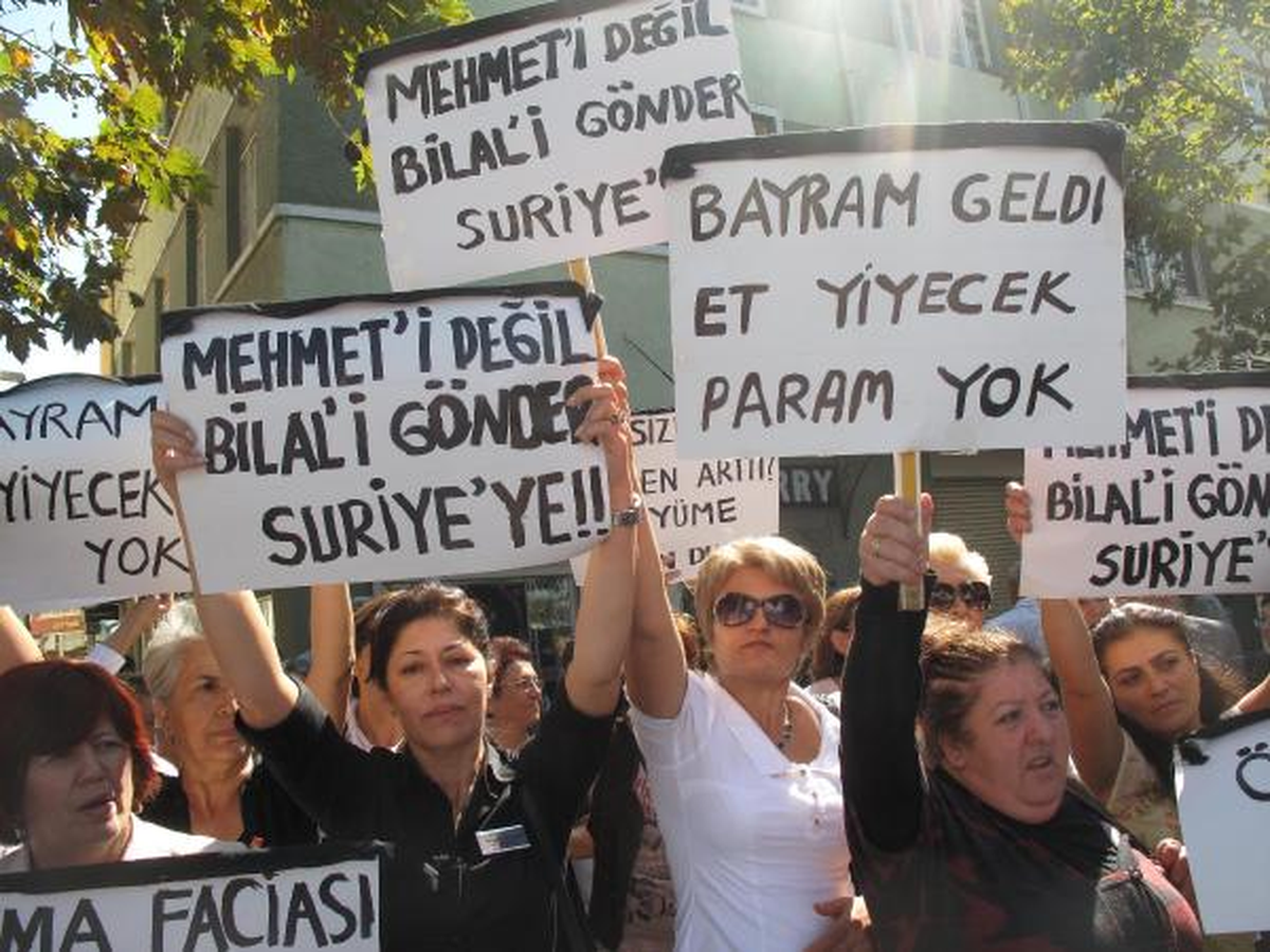 CHP\'li Kadınlardan Başörtüsüne, Savaşa ve Zamlara Tepki