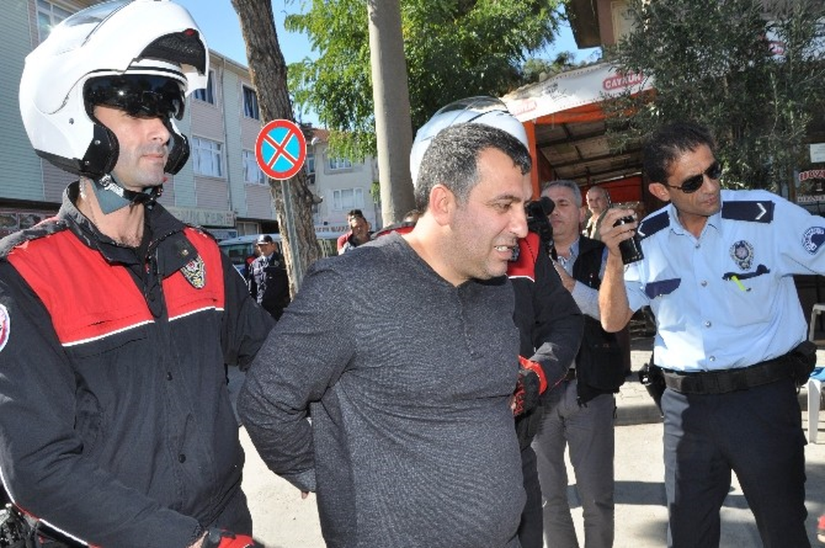 Balıkesir\'de Cinayet Büro Amiri Silahlı Soygunda Yakalandı