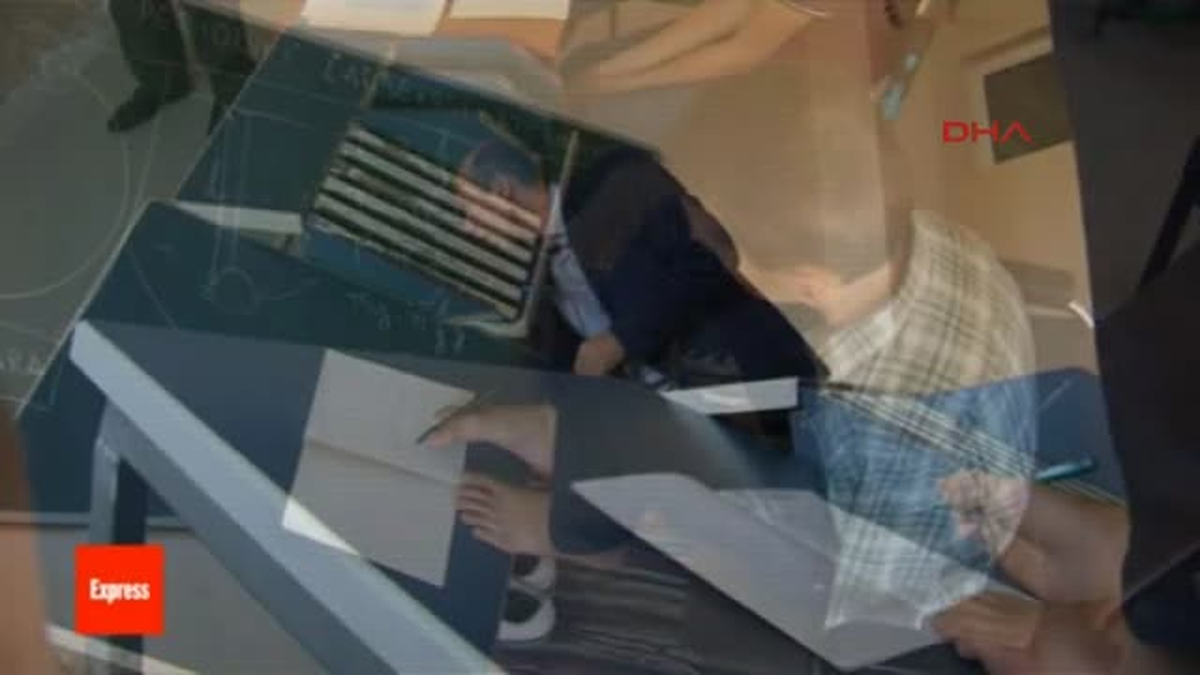 Doğuştan Engelli Kosovalı Ariyon Krasniçi Okulun En Başarılı Öğrencisi Seçildi
