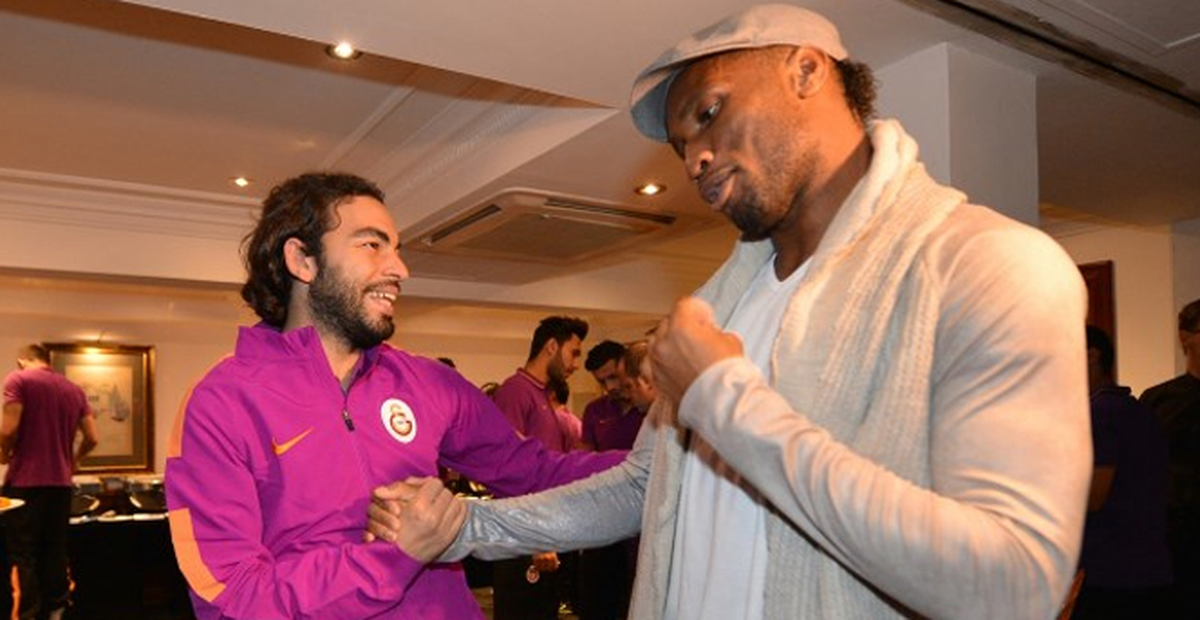 Drogba\'dan Selçuk ve Sneijder\'e: Arsenal Maçında Ara Pas Atın