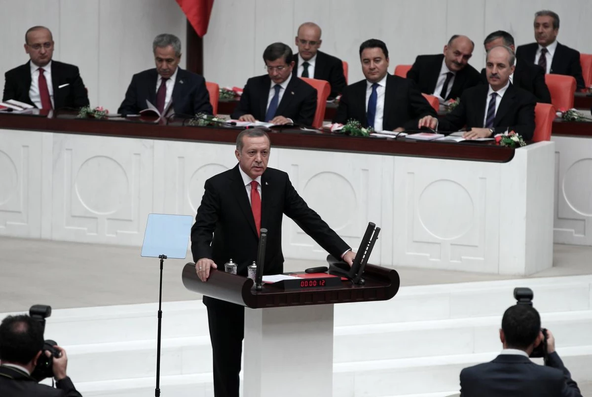 Erdoğan Başörtüsü Deyince CHP\'den 3 Vekil Meclis\'i Terk Etti