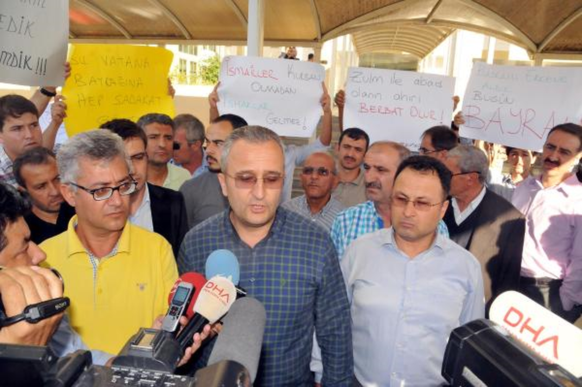 Gözaltındaki Polislerin 6\'sı Adliyeye Sevk Edildi (3)