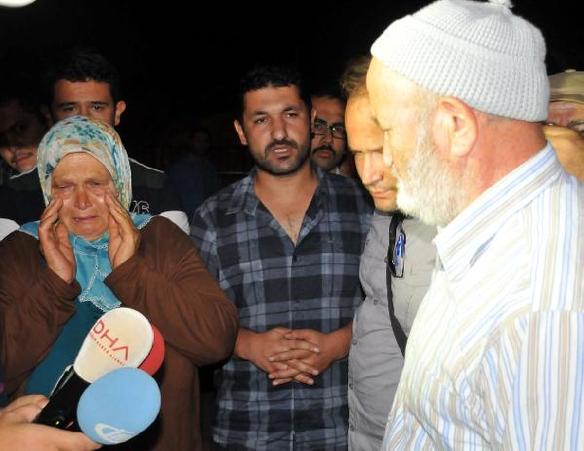 Gözaltındaki Polislerin 6\'sı Adliyeye Sevk Edildi (4)