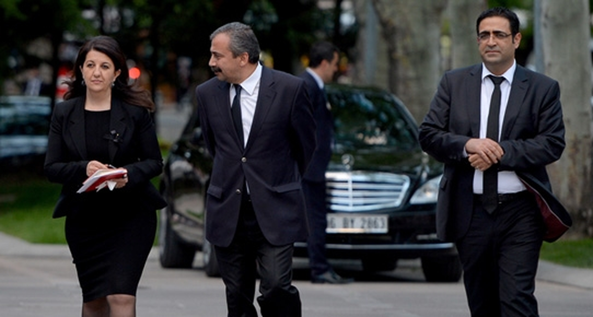 Hdp Heyeti İmralı\'ya Gitti