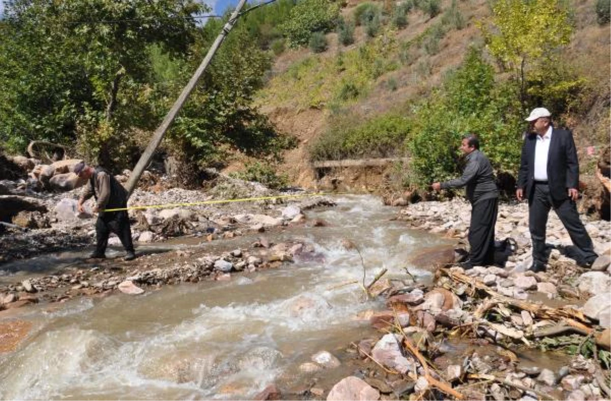 İslahiye\'de Sel Mahalleyi İkiye Ayırdı