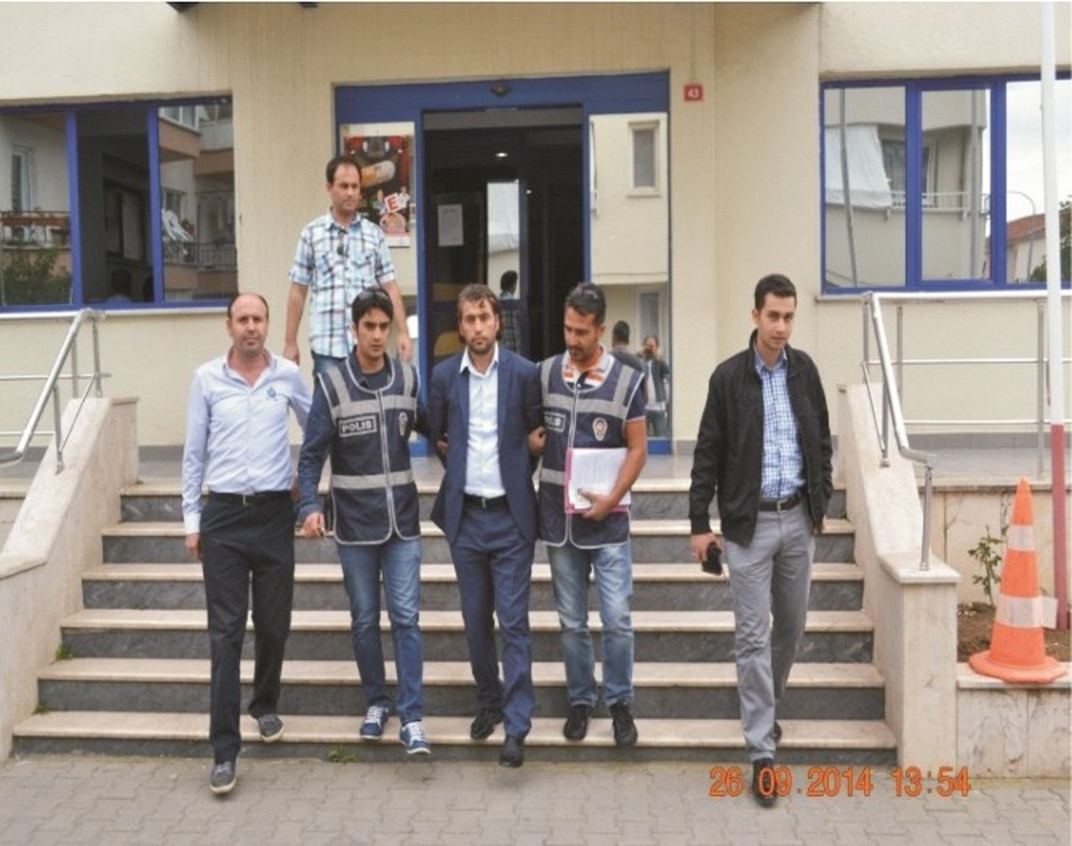 Kiraladığı Otomobili Satarken Yakalandı
