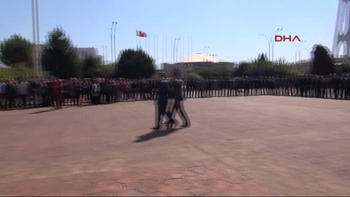 Kocaeli Yeni Kocaeli Valisi 200 Kişilik Karşılama Kuyruğu