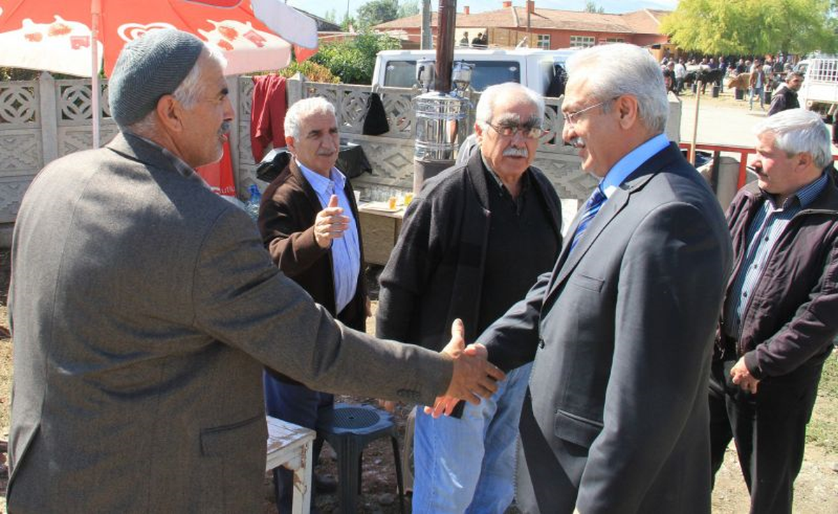 Erzincan Belediye Başkanı Başsoy Hayvan Pazarını İnceledi