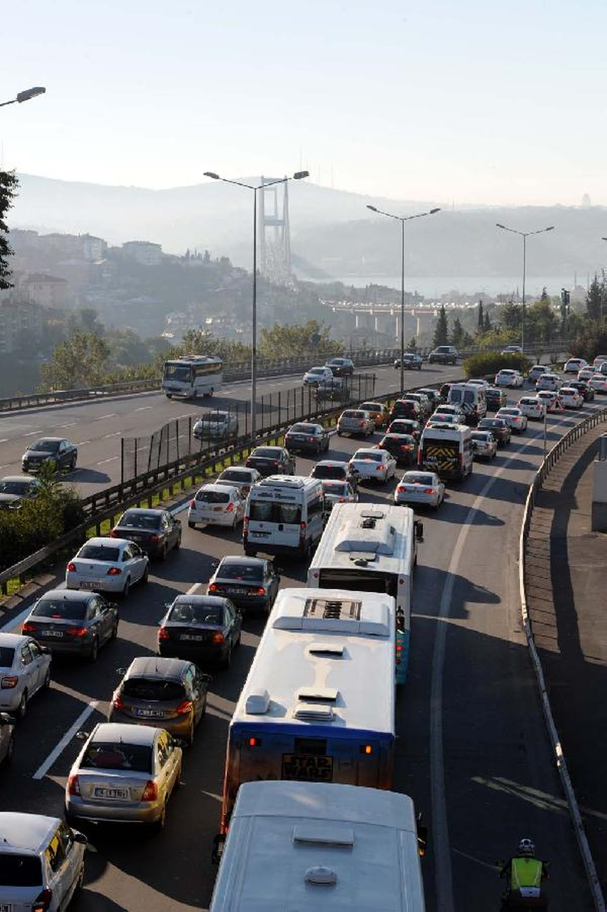 Metrobüs Arızası, Boğaziçi Köprüsü\'nde Trafiğe Yol Açtı
