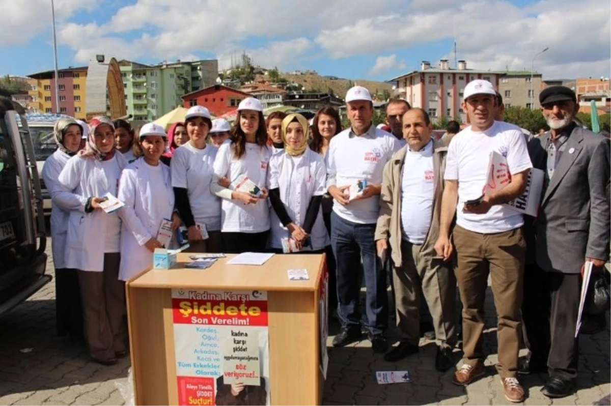 Oltu\'da Kadına Karşı Şiddete Hayır Standı Kuruldu