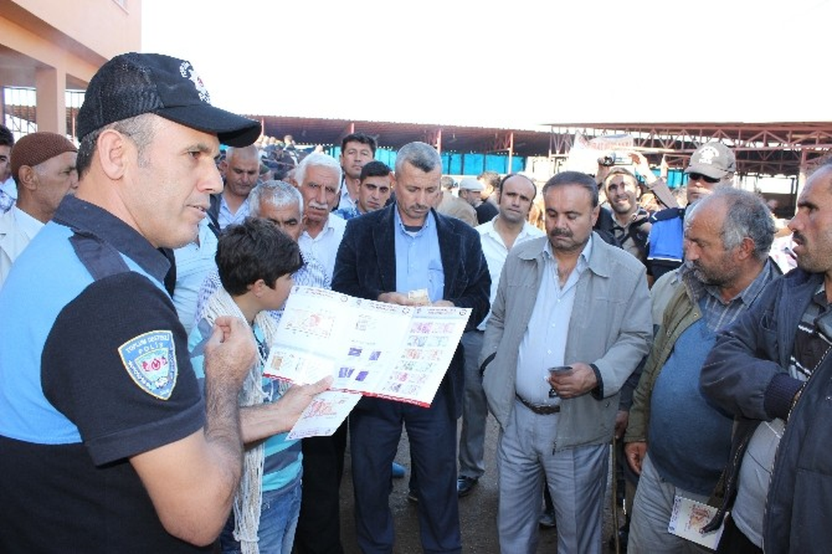 Polis, Kurban Satıcılarını Sahte Paraya Karşı Uyardı