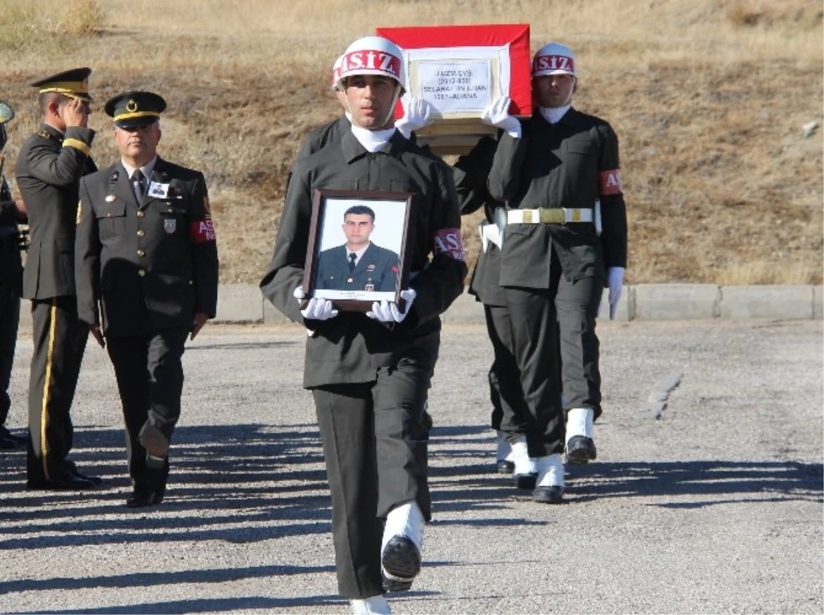 Şehit Uzman Çavuş\'a Elazığ\'da Tören Düzenlendi