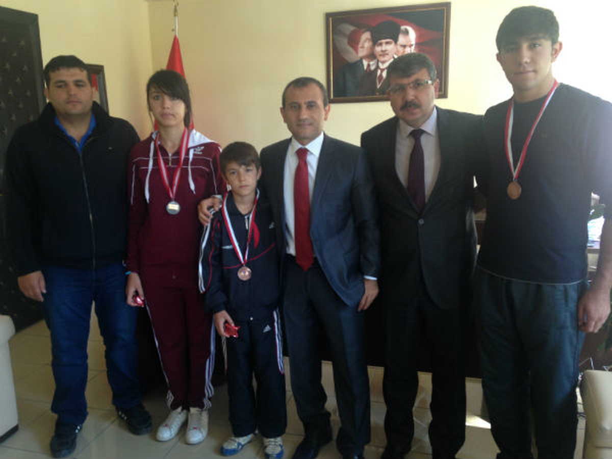 Seydişehir Kaymakamı Sonel, Başarılı Sporcuları Ödüllendirdi