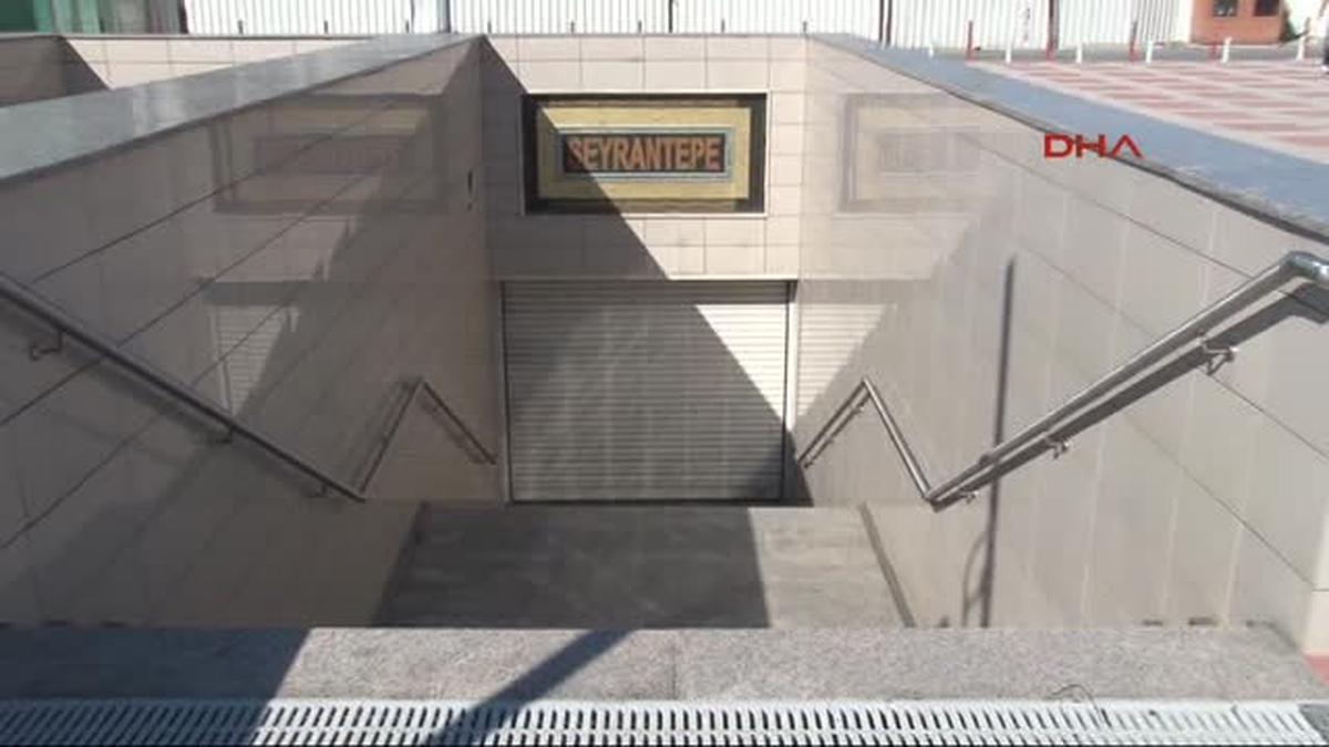 Seyrantepe Metro İstasyonu 3 Gündür Kapalı, Resmi Açıklama Yok.