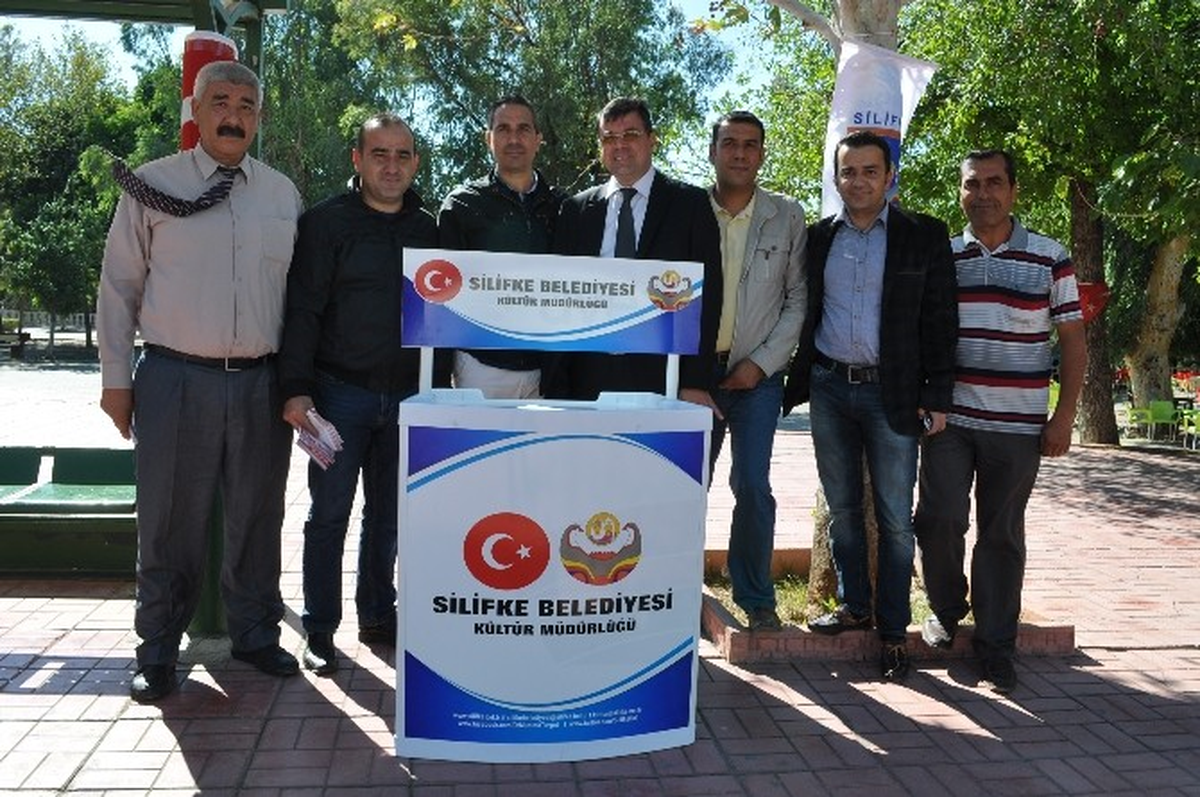 Silifke Belediyesinden Bonzai\'ye Hayır Standı