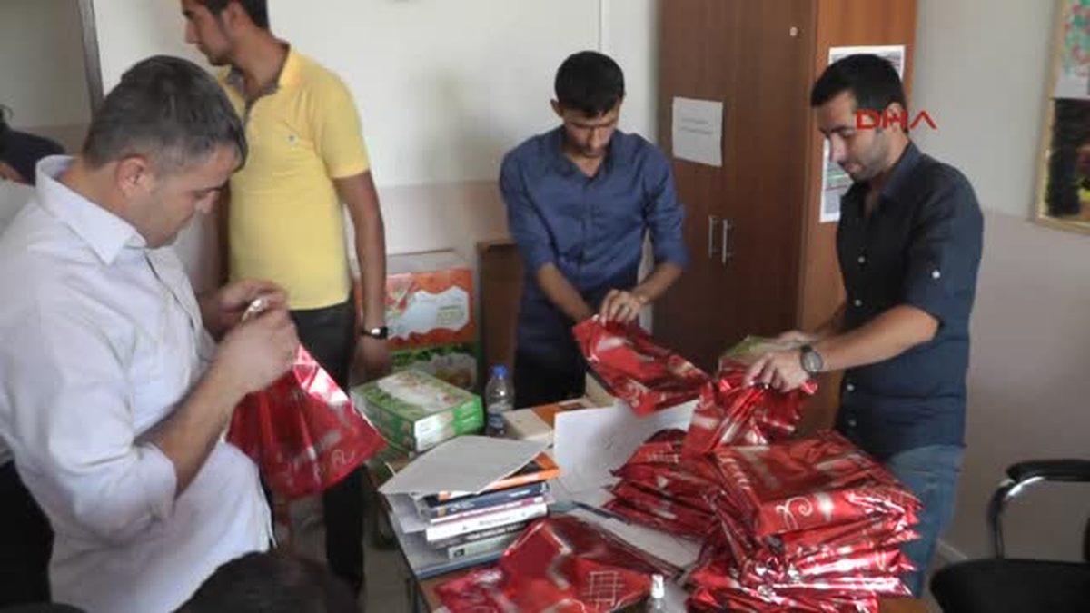 Silopi Üniversiteliler Yaşlıları Ziyaret Etti
