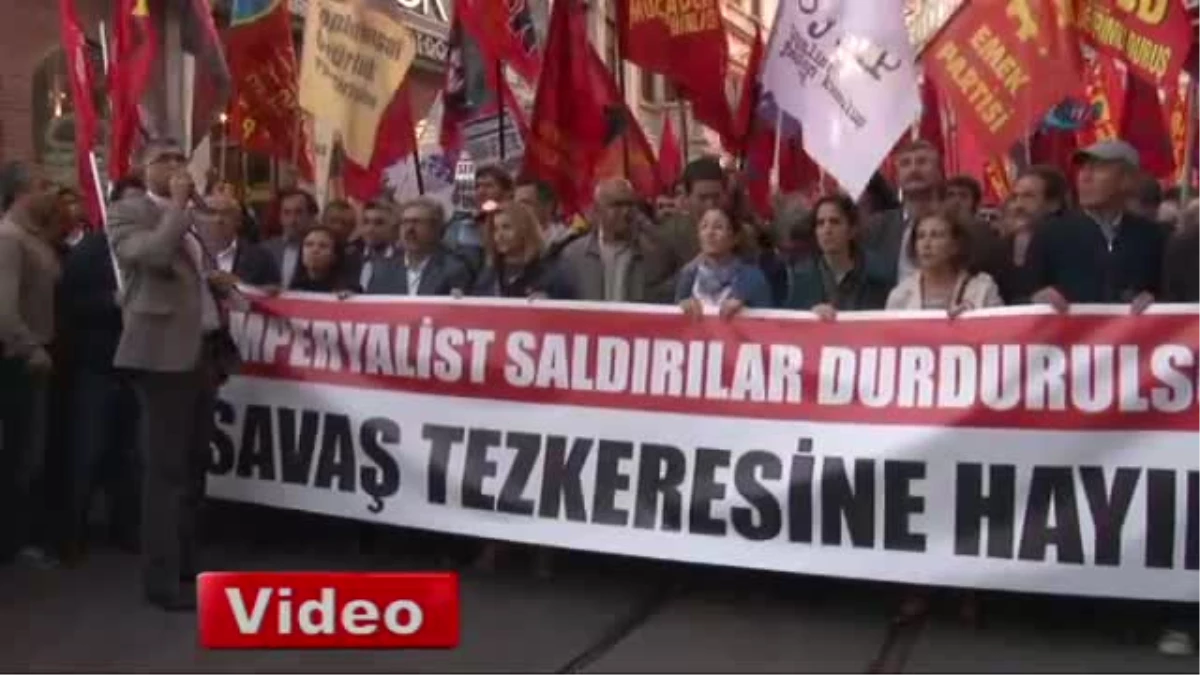 Taksim\'de Tezkere Protestosu