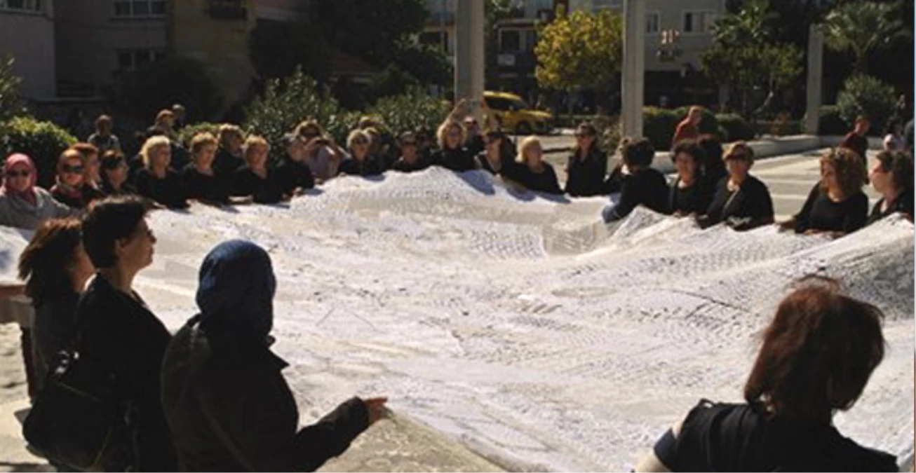 Çanakkale\'de Tarihi Topu, 7 Metre Dantelle Örttüler