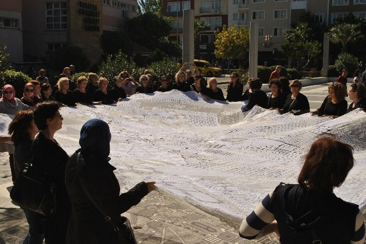 Tarihi Topu Dantelle Örttüler