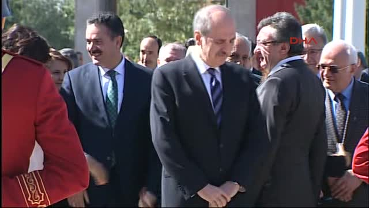 TBMM Başkanı Çiçek TBMM Kampüsü İçindeki Atatürk Anıtı\'na Çelenk Bıraktı