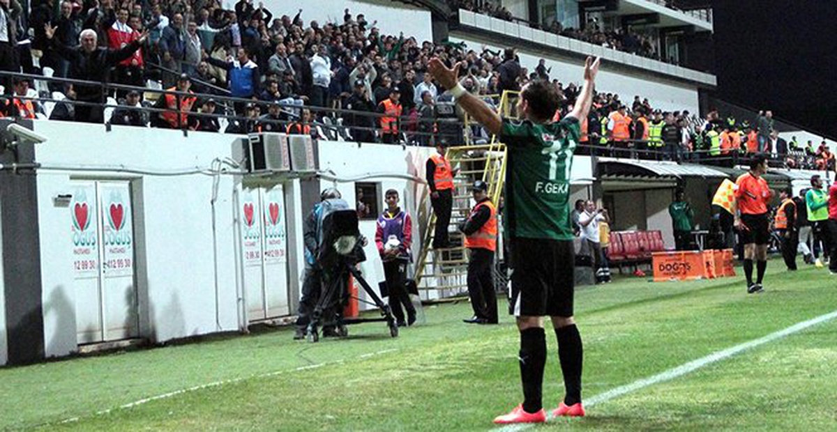 Gekas, Performansıyla Dünyaca Ünlü Futbolcuları Geride Bıraktı