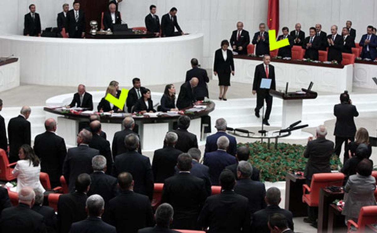 Tıpış Tıpış Ayağa Kalktılar