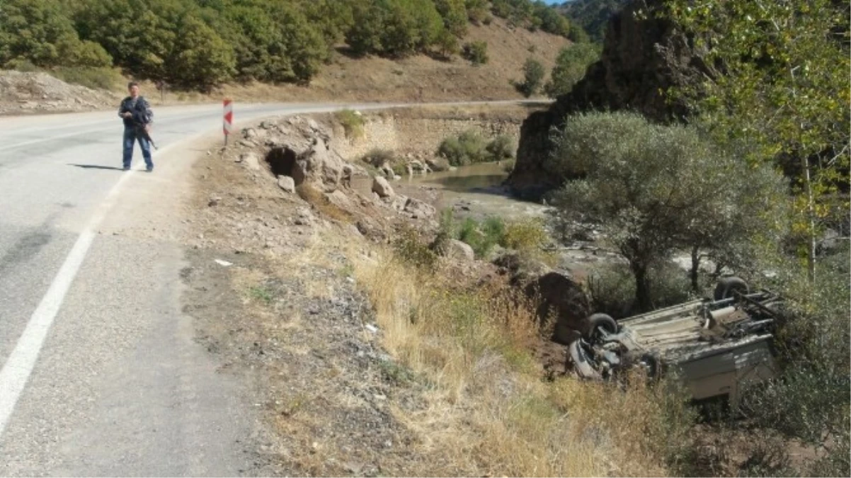 Tunceli\'de Trafik Kazası: 3 Yaralı