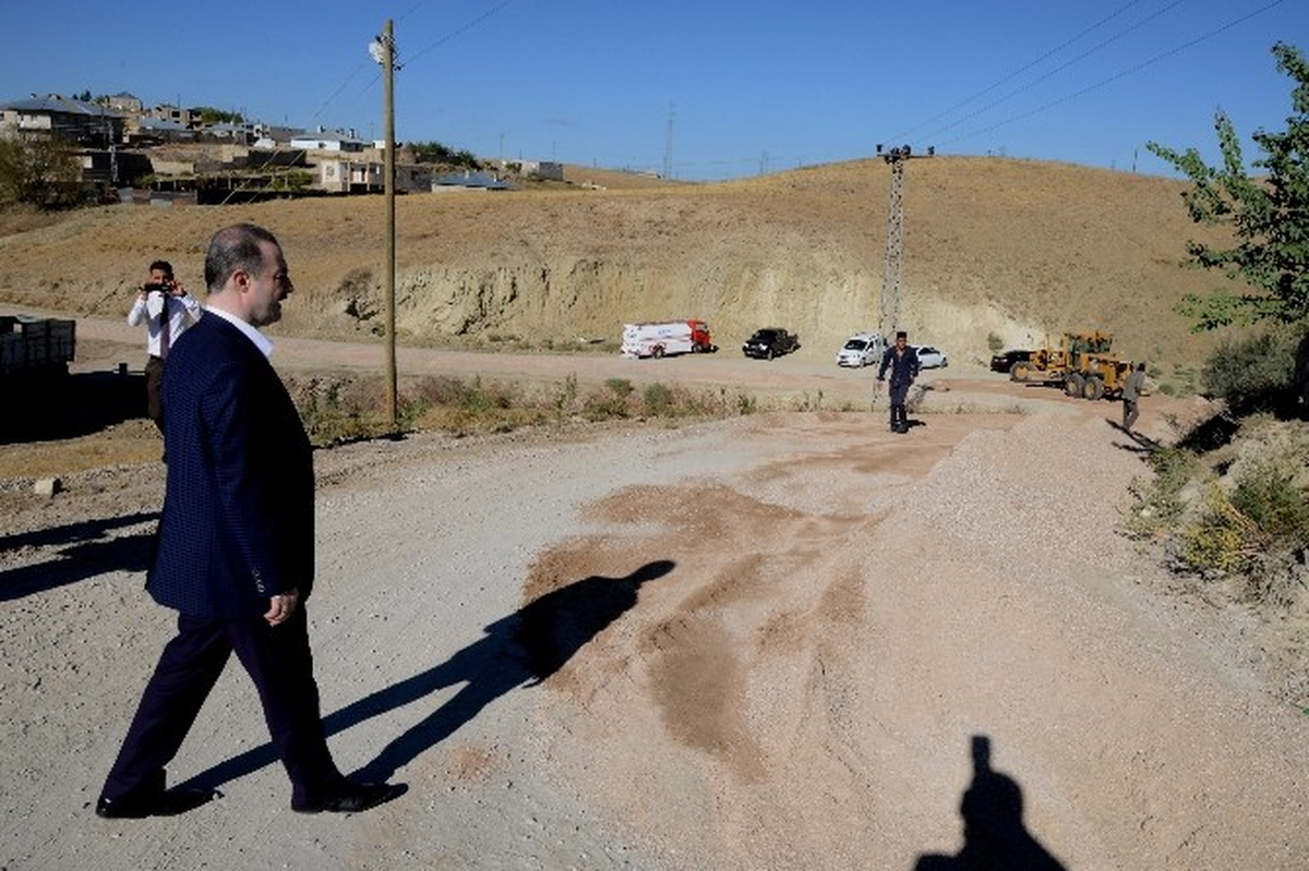 Tuşba Belediyesi\'nden Asfalt ve Kilit Taşı Döşeme Çalışmaları