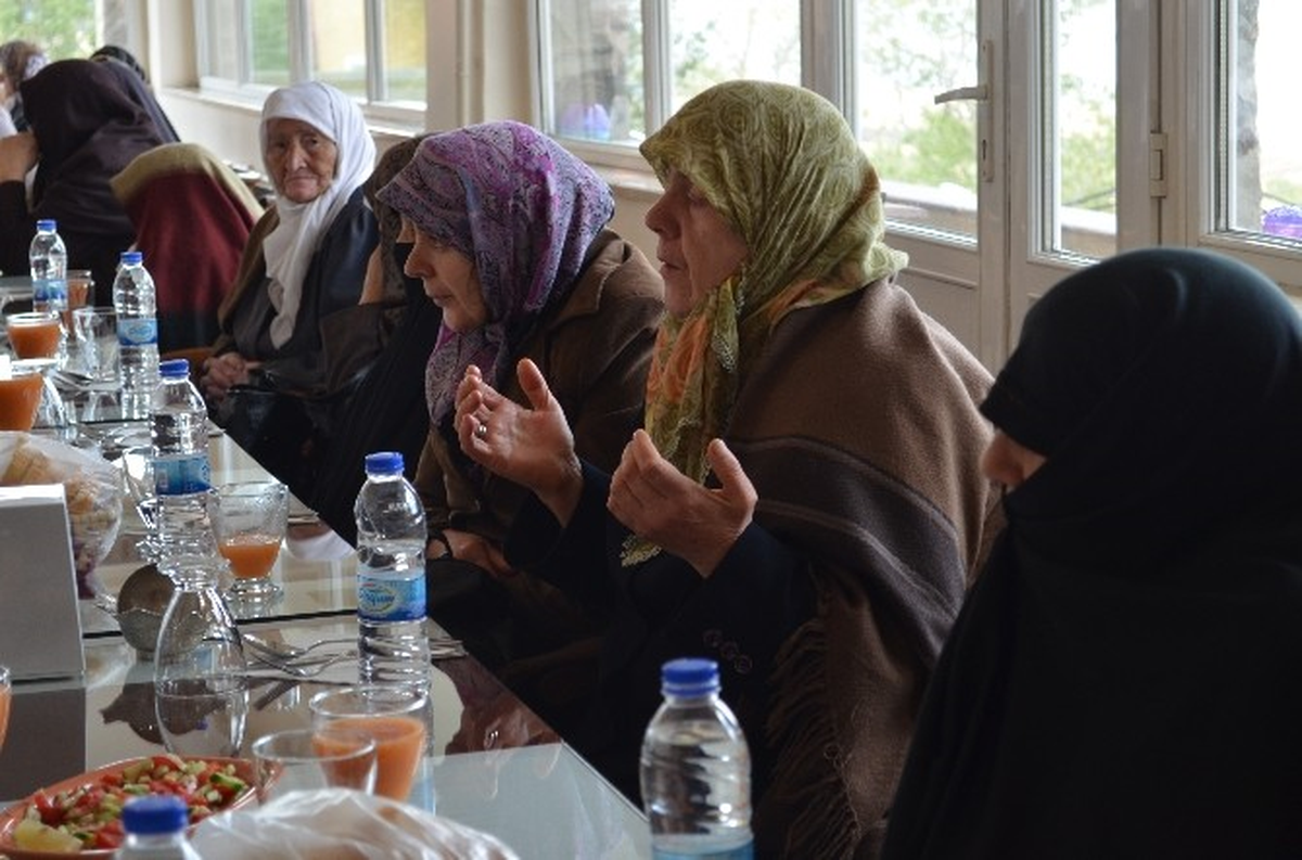 Yaşlılıkta Mutlu Yaşam" Projesi Türbe Ziyareti ile Açılış Yaptı