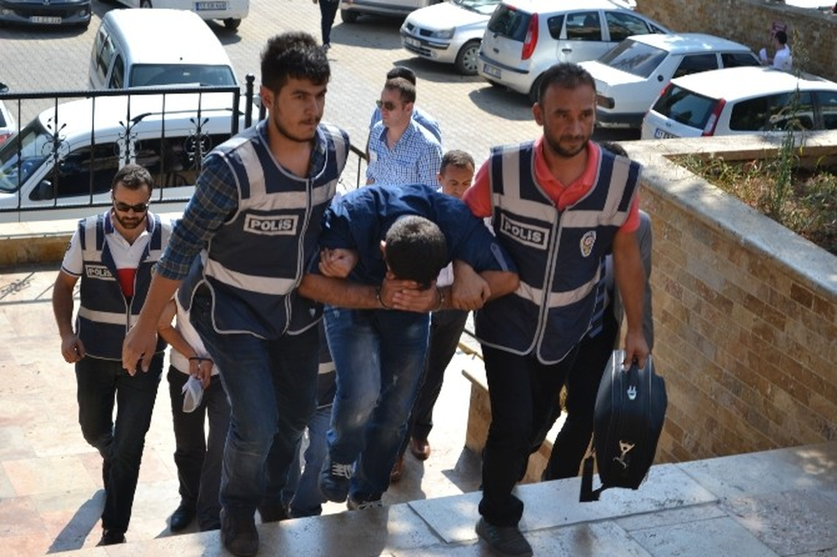Bilecik\'teki Hırsızlar, Güvenlik Kamerası Sayesinde Yakalandı