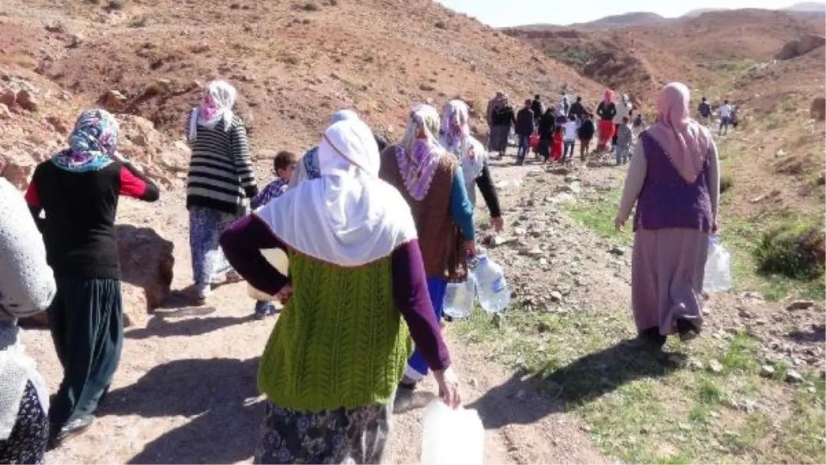 Afet Konutlarına 1 Yıldan Bu Yana Su Verilmedi