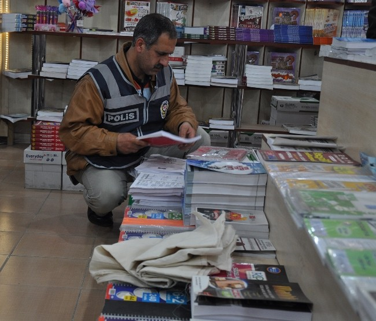 İstanbul\'da Korsan Kitap Operasyonu