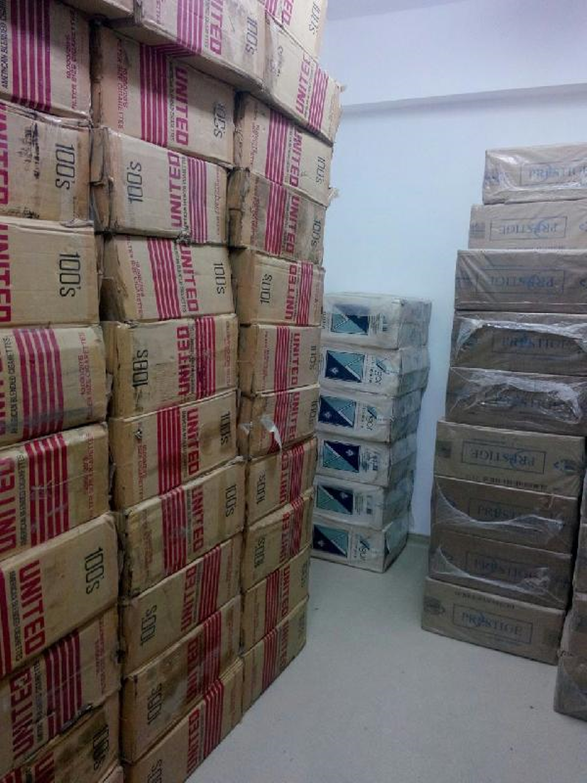 Başakşehir\'de Kaçak Sigara Operasyonu