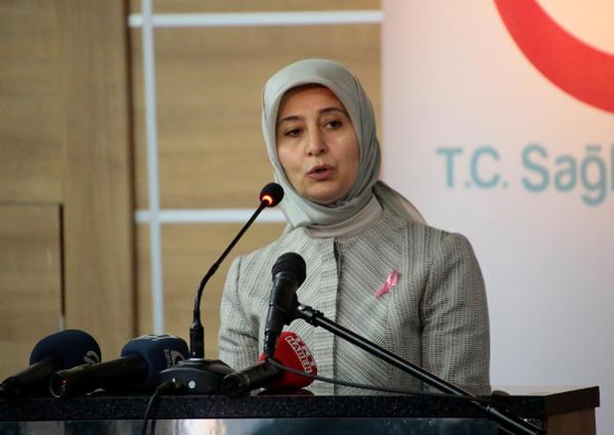Başbakanın Eşi Sare Davutoğlu: Kadın Kanser Hastalarının 4\'te 1\'i Meme Kanseri