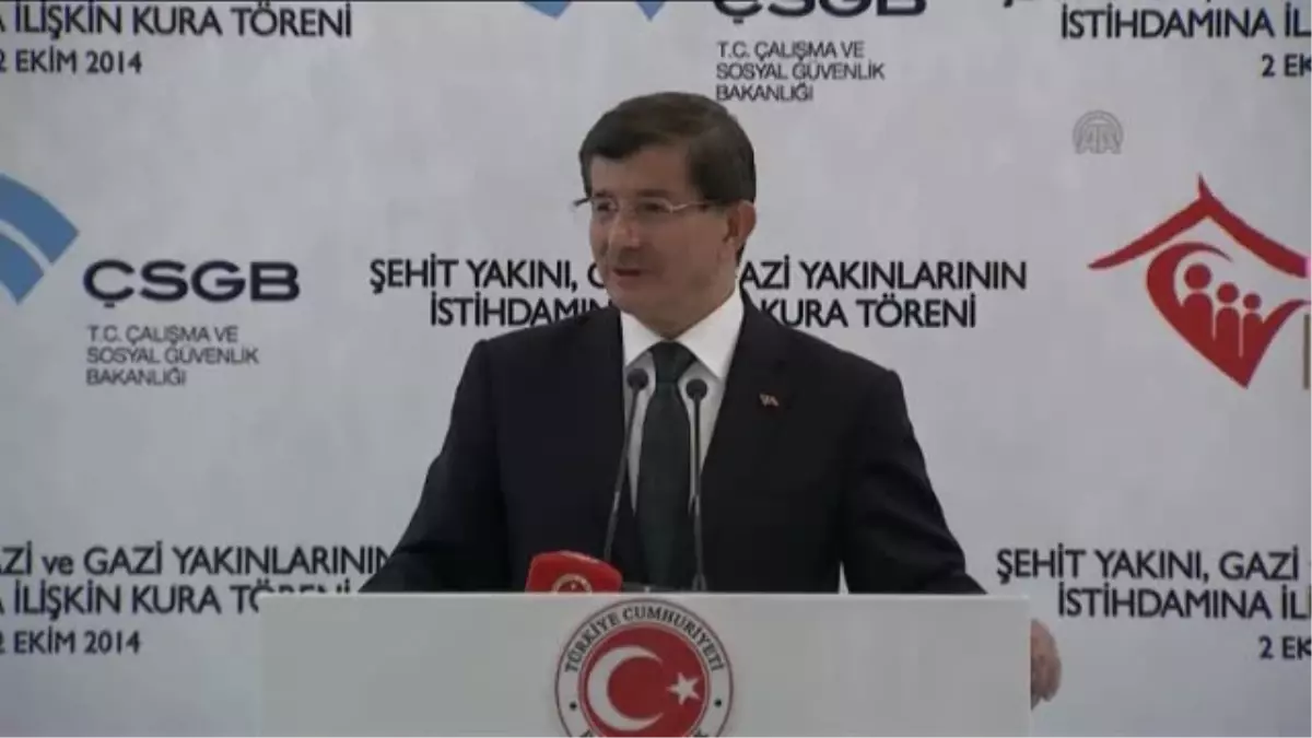 Davutoğlu, Şehit Yakınları İçin Düzenlenen İş Kurası Töreninde