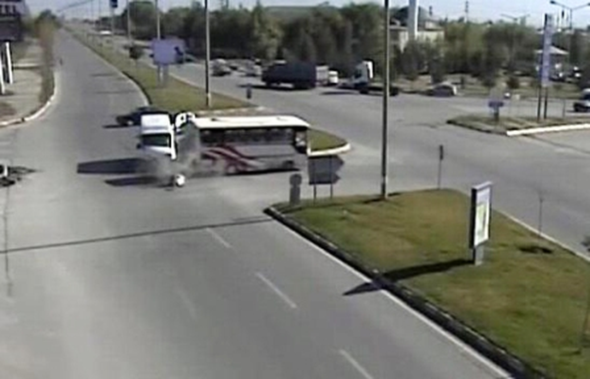 Erzincan\'da Mobese Kameralarına Yansıyan Kazalar