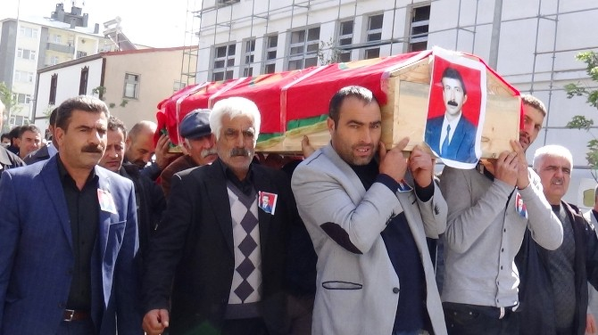 Erzurum\'da Hayatını Kaybeden Kck Tutuklusu Kars\'ta Toprağa Verildi