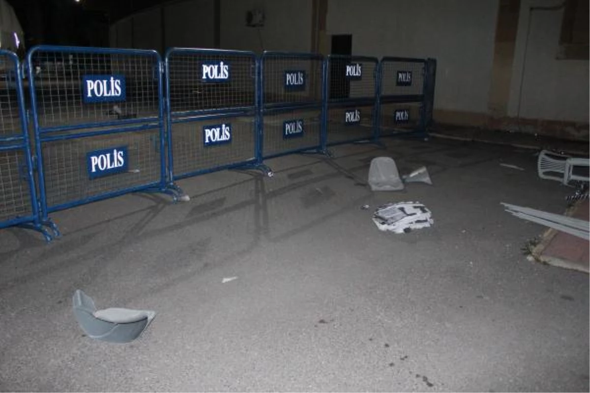 Göztepe - Altay Derbisinde Olaylar Çıktı: 33 Gözaltı